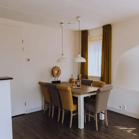 Апартаменты Spacious Lakeside Retreat, Cleaning Included *