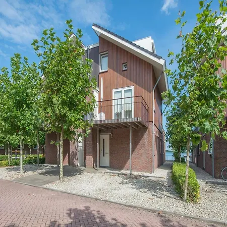 Spacious Lakeside Retreat, Cleaning Included Апартаменты Uitgeest