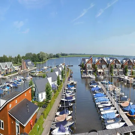 Апартаменты Spacious Lakeside Retreat, Cleaning Included *